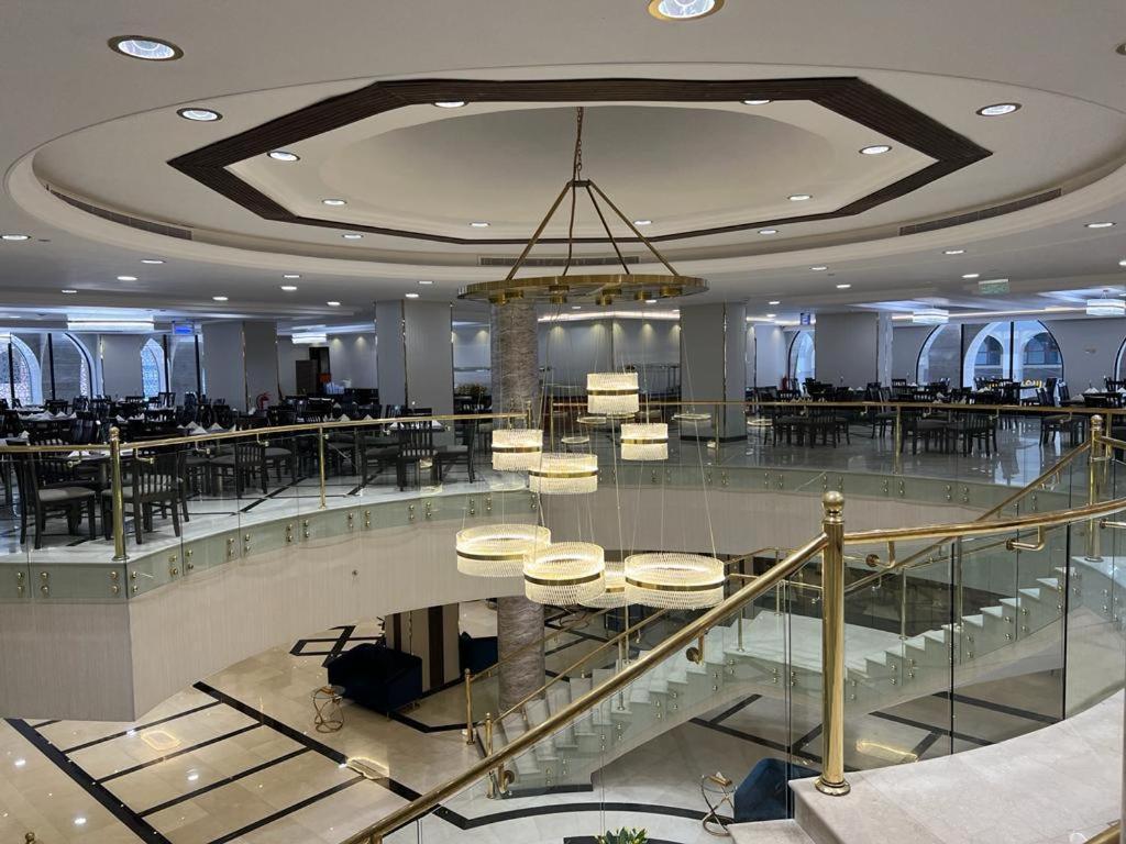 Отель Al Ansar Golden Tulip Медина Экстерьер фото