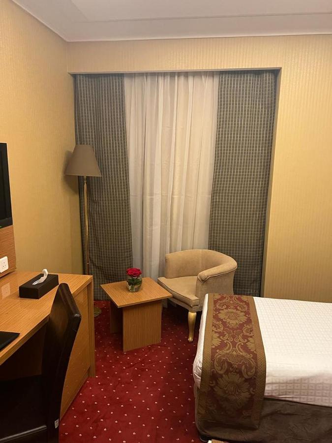 Отель Al Ansar Golden Tulip Медина Экстерьер фото