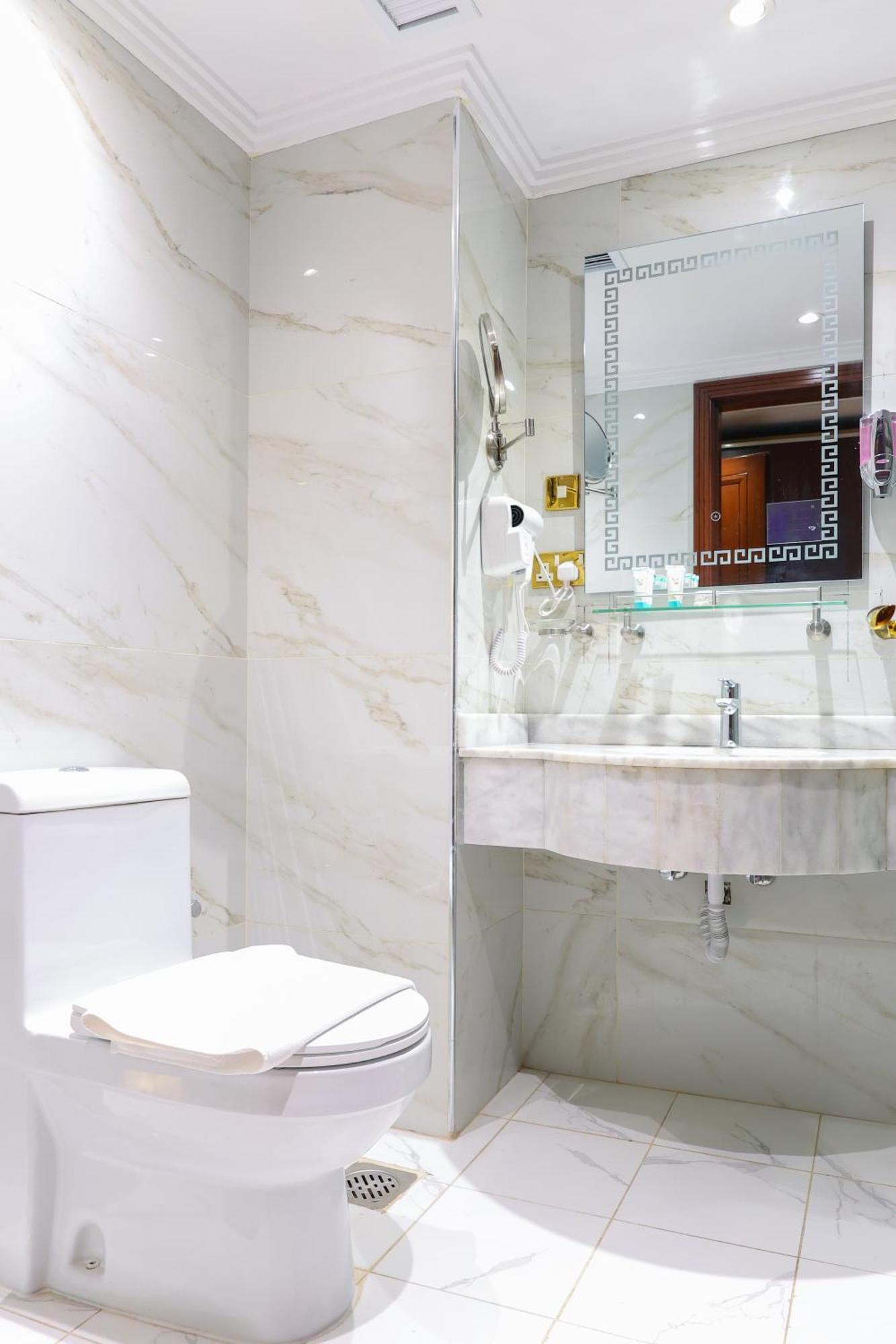 Отель Al Ansar Golden Tulip Медина Экстерьер фото